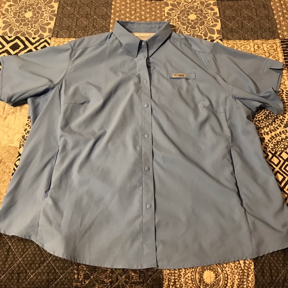 Plus size Columbia hiking shirt